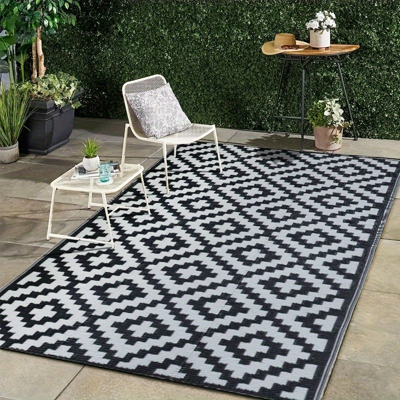 Reversible Outdoor Area Rug | Black & White Geometric Patio Mat