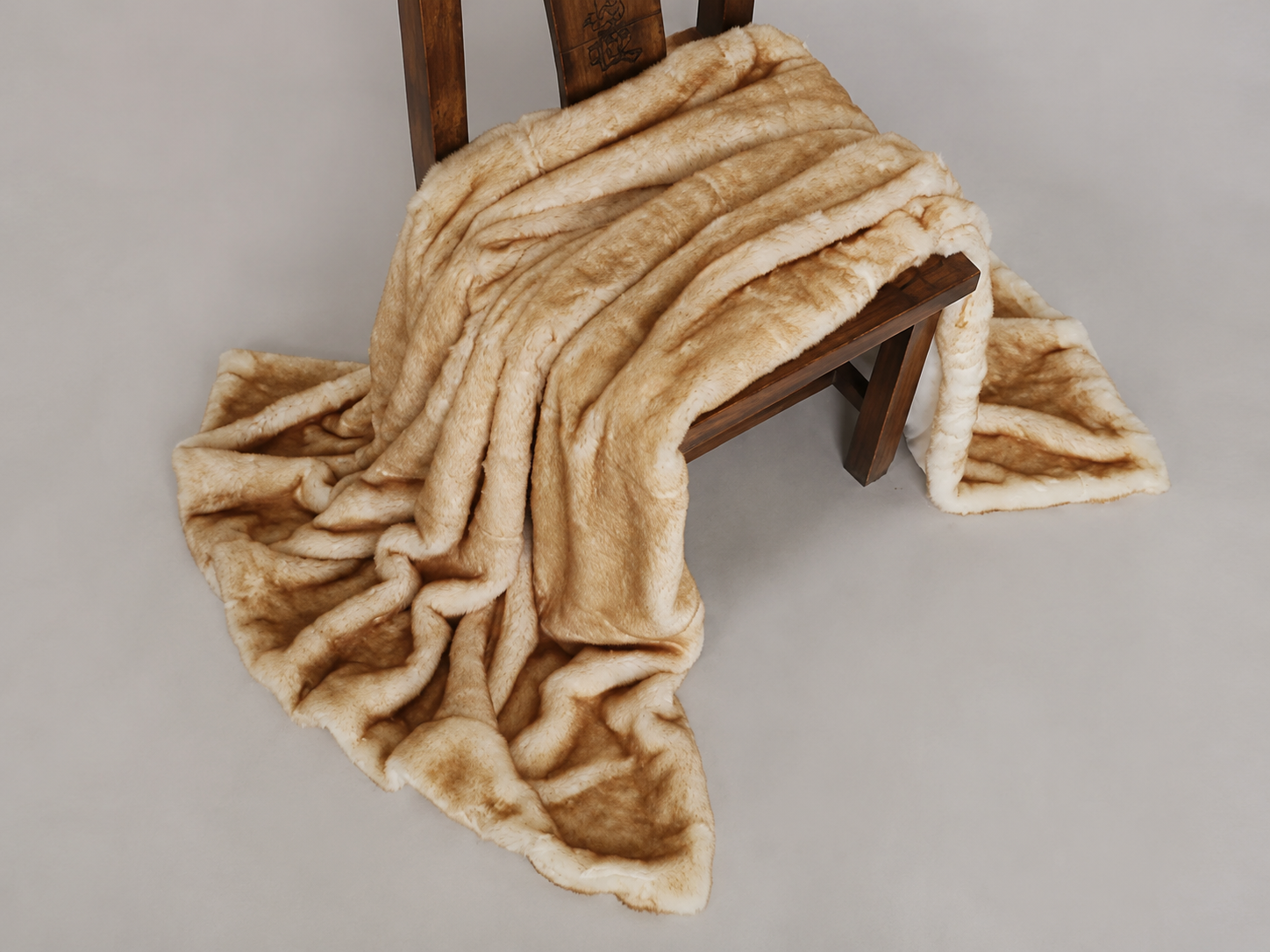 XL Sherpa Print Sofa Blanket
