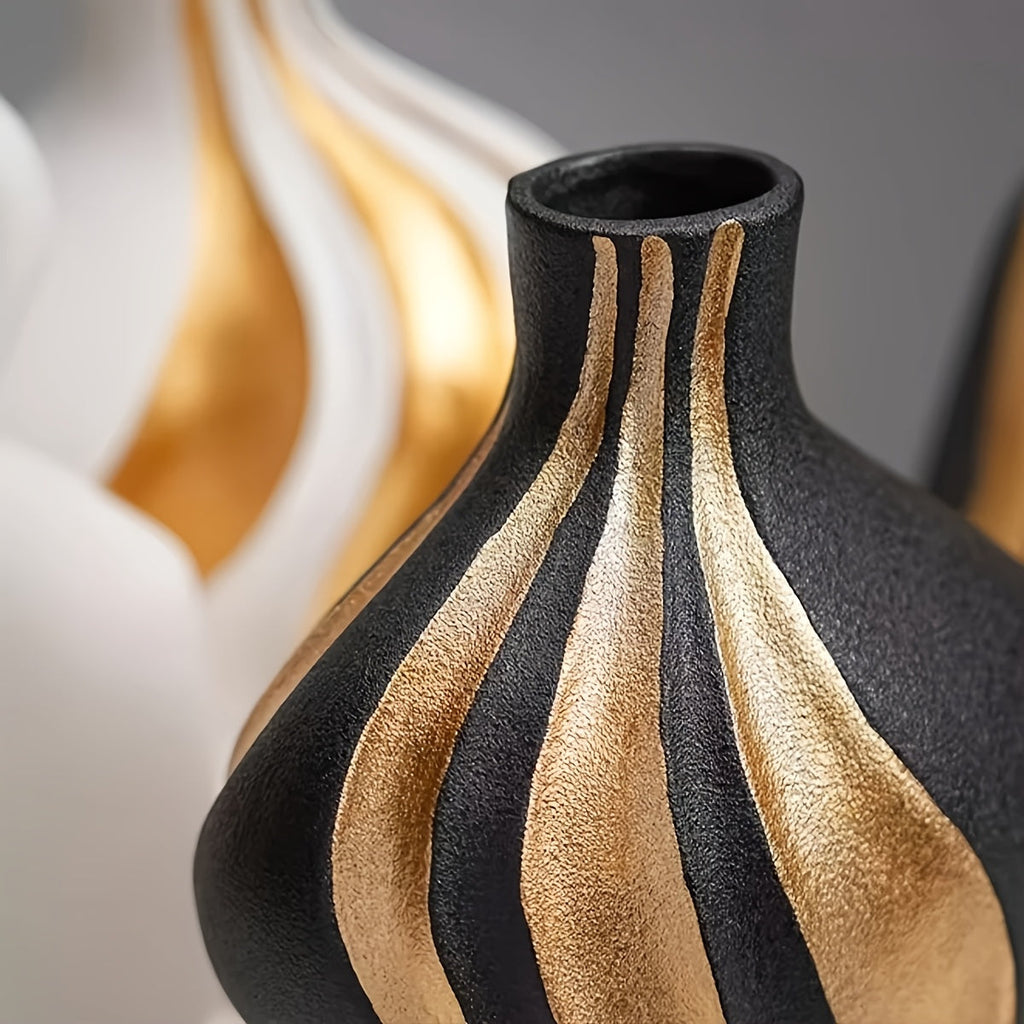 Modern Ceramic Vase | Black & White with Gold Accents – Luxury Tabletop & Mantelpiece Decoration