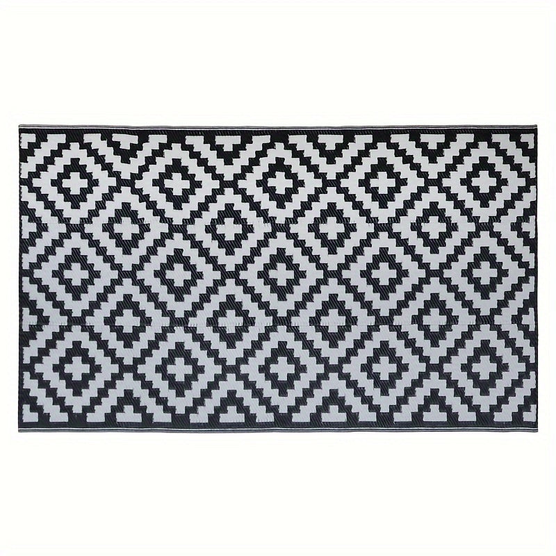 Reversible Outdoor Area Rug | Black & White Geometric Patio Mat